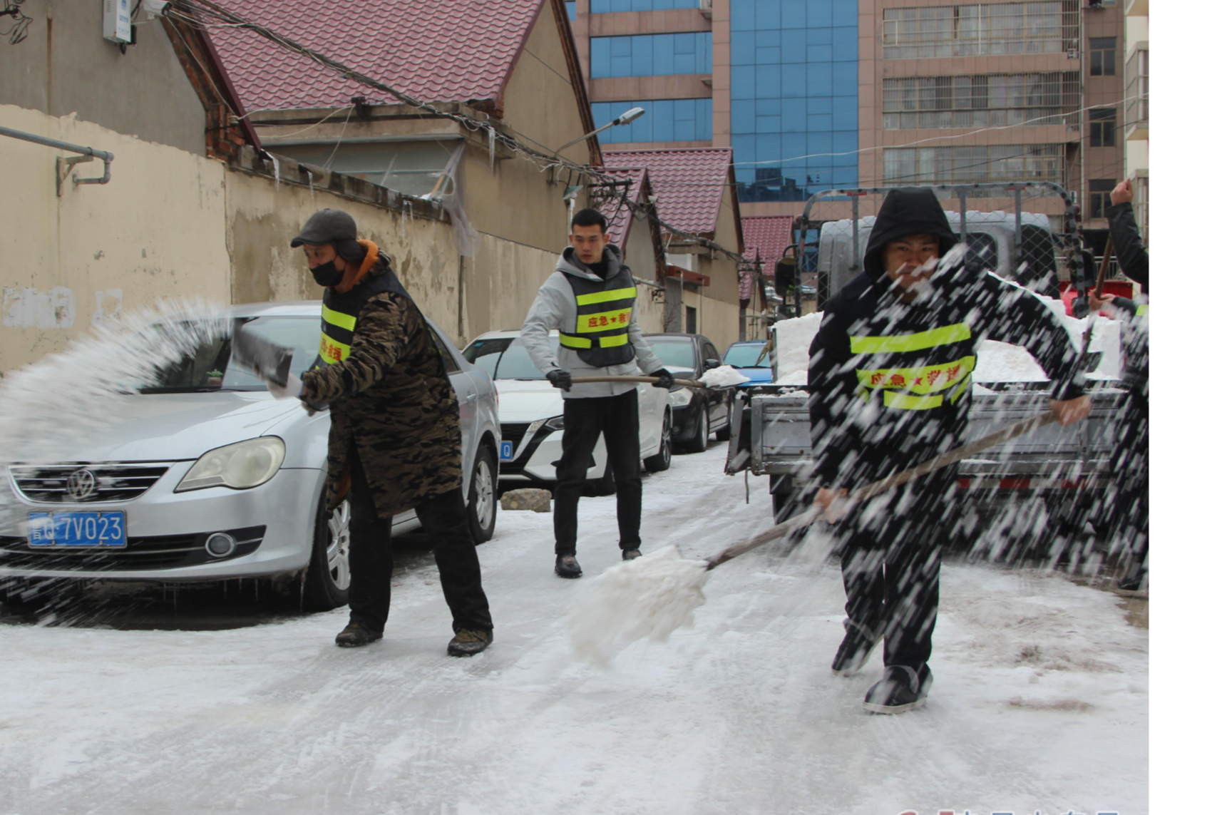 臨沂郯城：青年社會組織清除冰雪成效顯著
