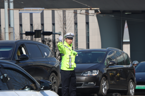 出動警力24000人次 青島市交警部門圓滿完成春節假期交通安保工作